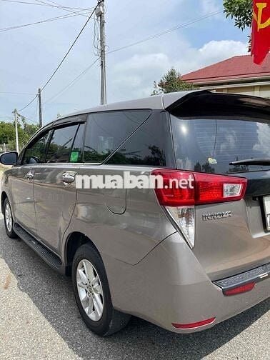Toyota Innova 2019 2.0E - 128000 km