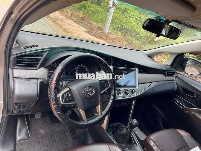 Toyota Innova 2019 2.0E - 128000 km