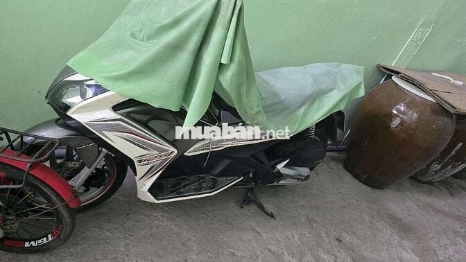 Nhà dư con xe cần bán bớt