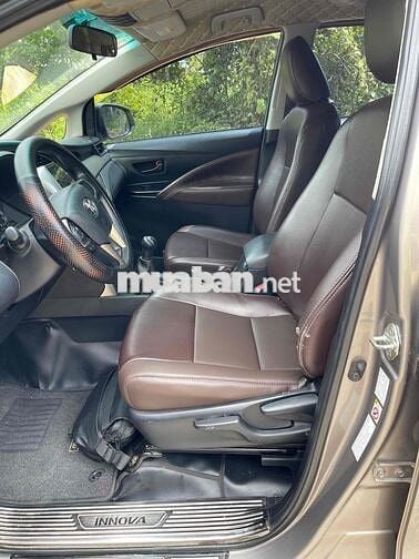 Toyota Innova 2019 2.0E - 128000 km