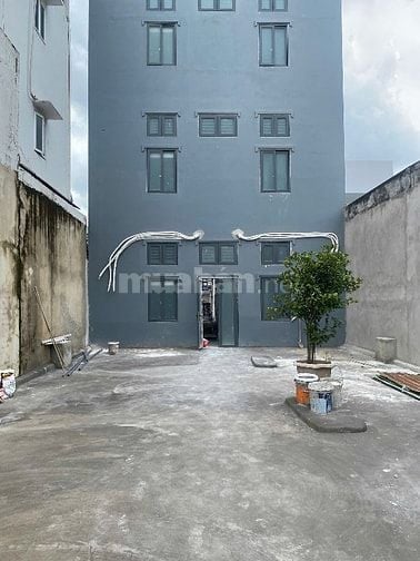 Bán toà CHDV có 35 phòng ngay đường Lã Xuân Oai và Lê Văn Việt.