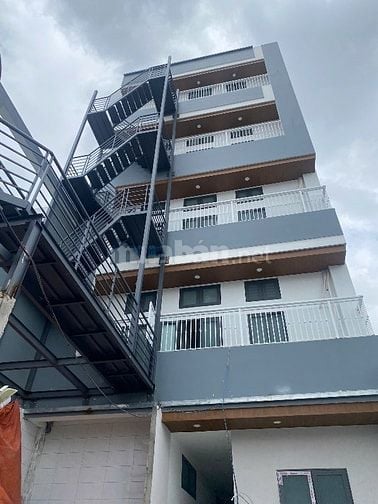 Bán toà CHDV có 35 phòng ngay đường Lã Xuân Oai và Lê Văn Việt.