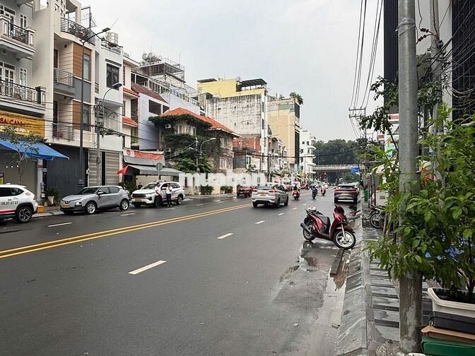 Cho thuê nhà 214 Hoàng Hoa Thám -Q.tân Bình 6x26m Hầm 7 tầng Giá 130tr