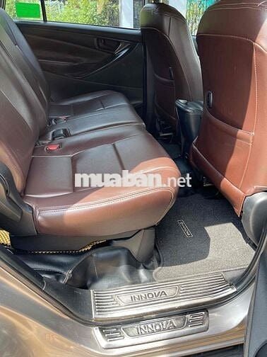 Toyota Innova 2019 2.0E - 128000 km