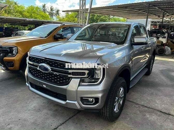 Ford Ranger đủ màu giao ngay giá siêu tốt