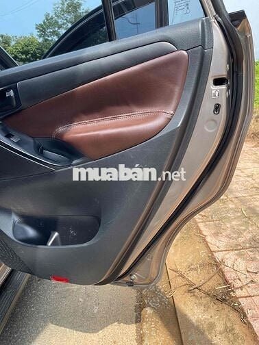 Toyota Innova 2019 2.0E - 128000 km