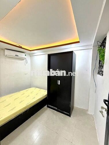 2pn 35m2 như hình full nội thất cửa sổ ở bờ kè Trường Sa, cách Q1 200m