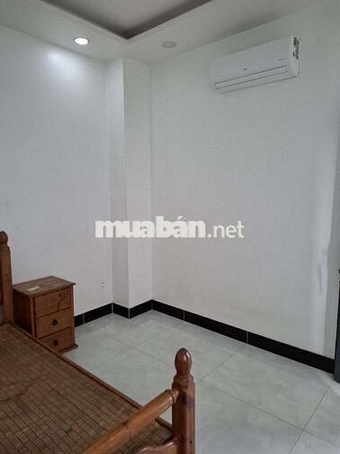 Nhà nguyên căn cho thuê còn phòng trên lầu 2