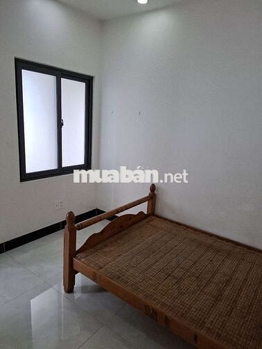 Nhà nguyên căn cho thuê còn phòng trên lầu 2