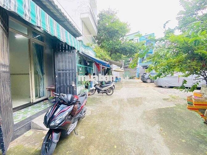 Chính Chủ-2Tầng-4x16m-Kênh Nước Đen-3PN 2VS Hẻm Xe Tải Quá Rẻ