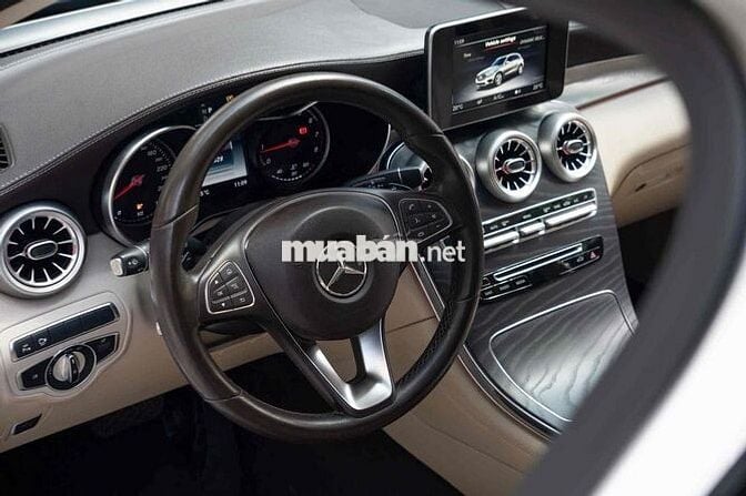 LONG ANH AUTO về Mercedes GLC300 4Matic 2019