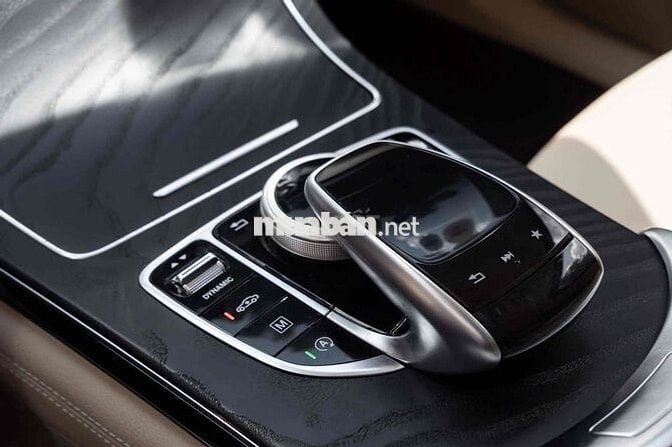 LONG ANH AUTO về Mercedes GLC300 4Matic 2019