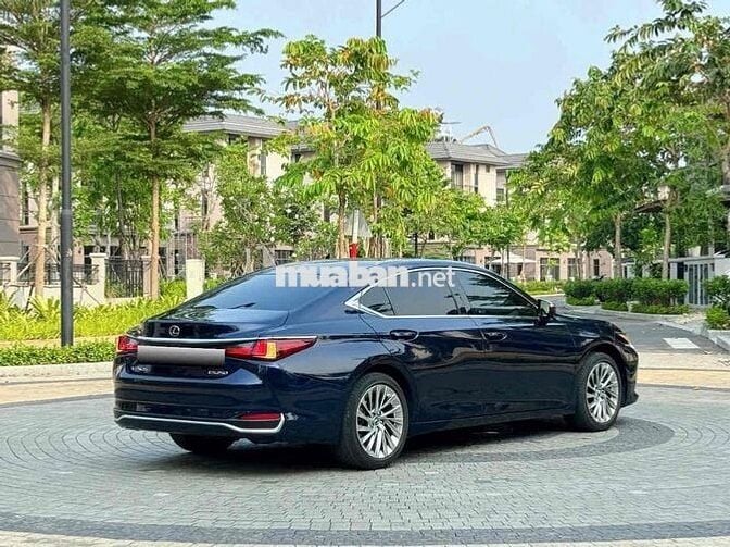 Cần Bán Chiếc Lexus ES250 Model 2020
