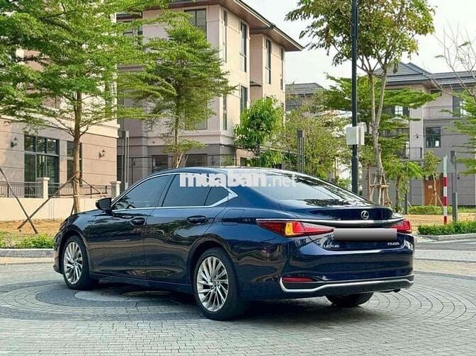 Cần Bán Chiếc Lexus ES250 Model 2020