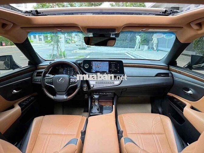 Cần Bán Chiếc Lexus ES250 Model 2020