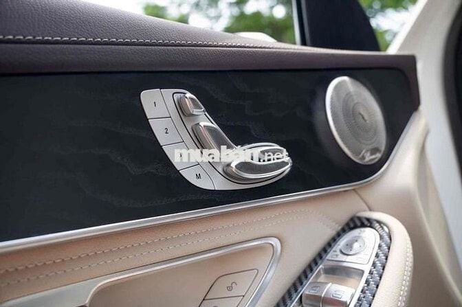 LONG ANH AUTO về Mercedes GLC300 4Matic 2019