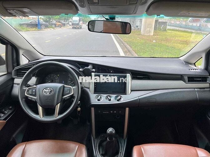 Toyota Innova Innova số sàn màu đồng 2019 1 chủ