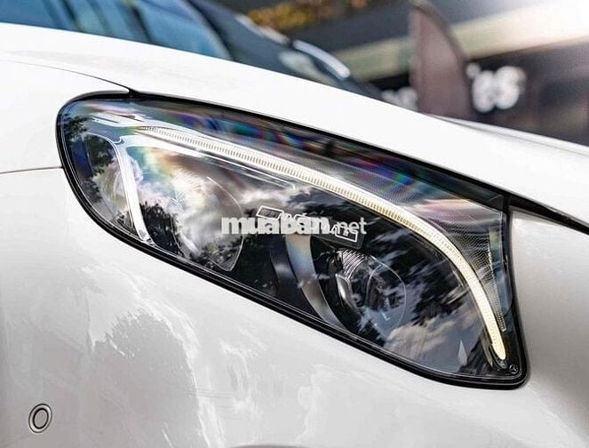 LONG ANH AUTO về Mercedes GLC300 4Matic 2019