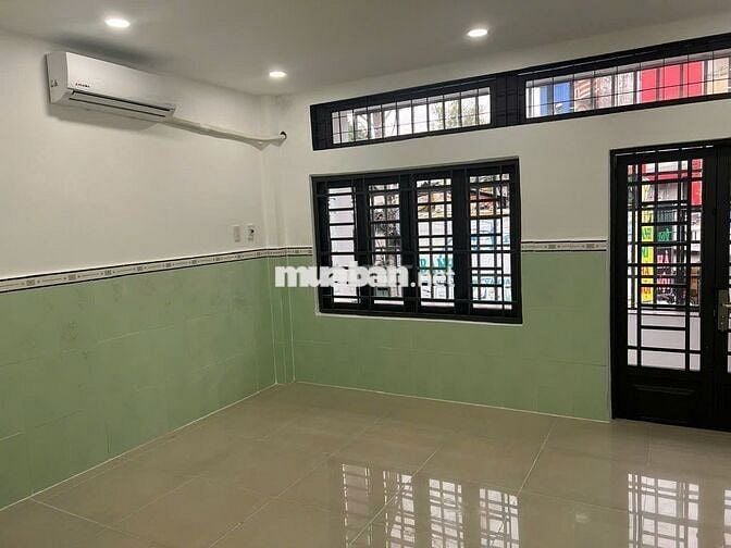 Mặt tiền kinh doanh nguyên căn Nguyễn Văn Đậu ngay trường học