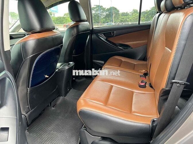 Toyota Innova Innova số sàn màu đồng 2019 1 chủ