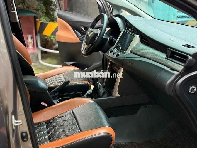 Toyota Innova 2016 2.0E - 124800 km