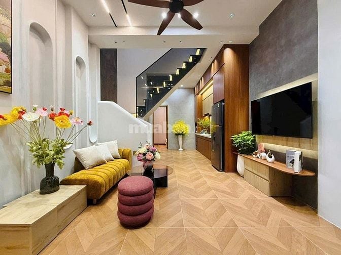 Nhà mặt tiền 3PN Nguyễn Tri Phương, Q.5, 60.5m2, hẻm ô tô, chỉ 3tỷ450