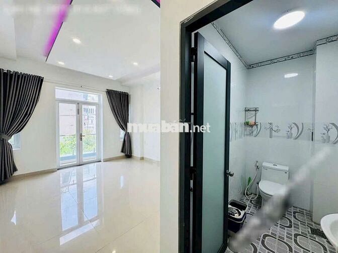 Nhà Mặt tiền mới đẹp  thích hợp làm VPCT, KD shop... Gia đình ở