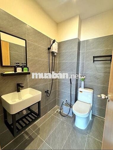 Cho thuê căn hộ Phú Nhuận_Nhà Mới_Ngay Q3_Bờ kè_Máy giặt riêng