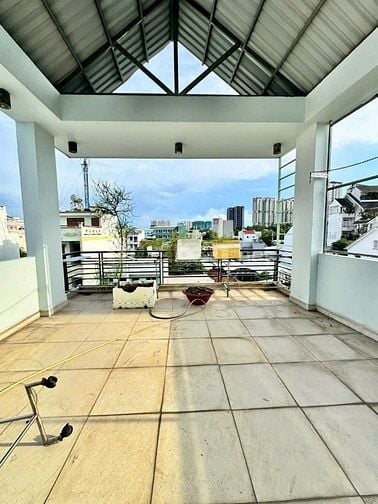 Cho thuê nhà 85m2 ( 4.5 x 18,9m ) , 3 tầng , 5 phòng ngủ / 6WC , bếp 