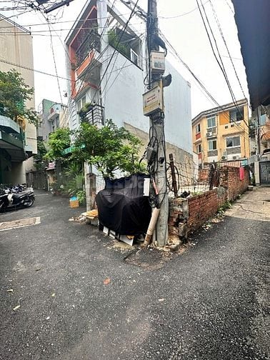 Bán đất trống 3 mặt tiền HXH đường Quang Trung, cách mặt tiền  QT 20m