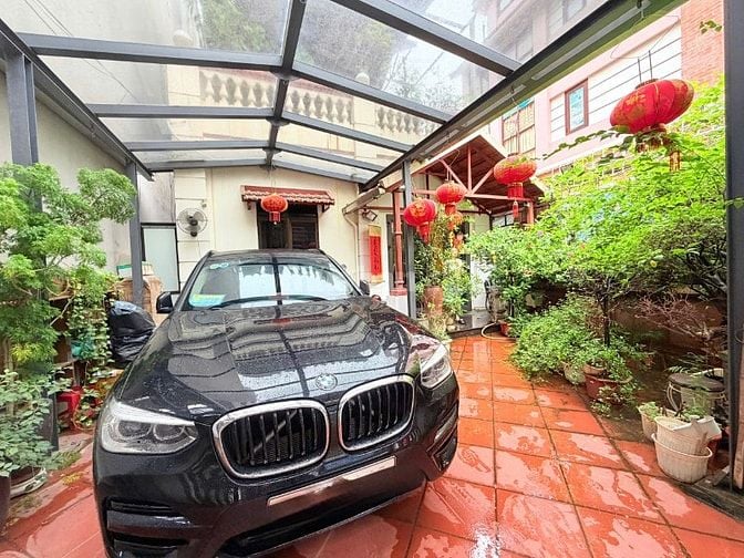 Cần tiền trả nợ gấp bán rẻ nhà Tây Hồ, oto vào tận cửa, mặt tiền 8m