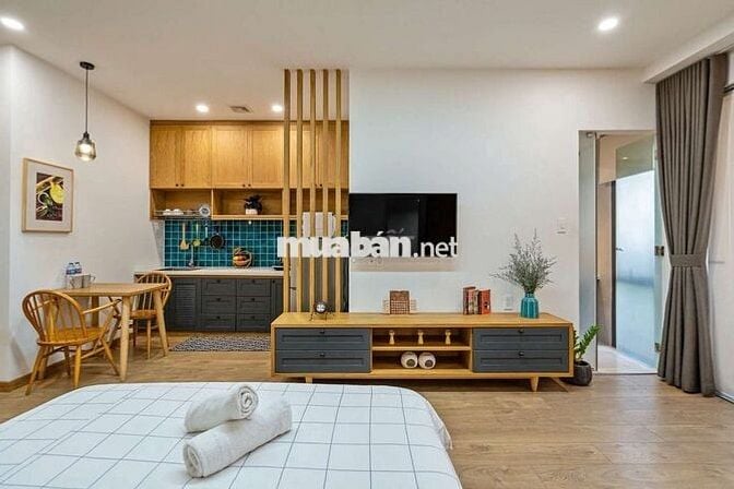 CĂN HỘ BAN CÔNG CỬA SỔ LỚN_GẦN THỊ NGHÈ, HÀNG XANH_GIÁP Q1 Q2