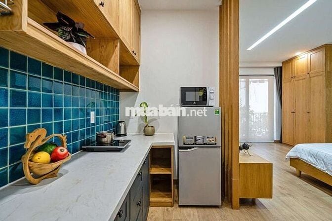 CĂN HỘ BAN CÔNG CỬA SỔ LỚN_GẦN THỊ NGHÈ, HÀNG XANH_GIÁP Q1 Q2