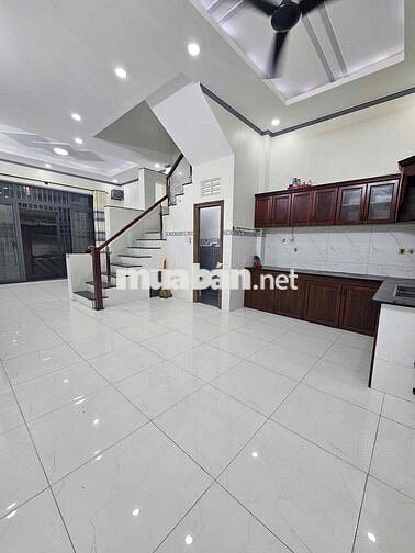 NHÀ 1 TRỆT 2 LẦU HẺM 388Z SAU LƯNG KDC ĐẠI NGÂN GẦN ĐẠI HỌC Y DƯỢC