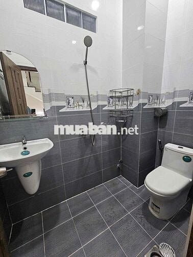 NHÀ 1 TRỆT 2 LẦU HẺM 388Z SAU LƯNG KDC ĐẠI NGÂN GẦN ĐẠI HỌC Y DƯỢC