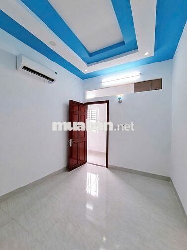 BÁN NHÀ MỚI ĐẸP - HOÀN CÔNG - NẰM KẾ ĐẠI HỌC CN