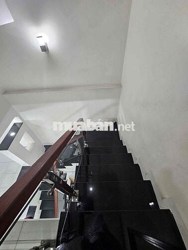 NHÀ 1 TRỆT 2 LẦU HẺM 388Z SAU LƯNG KDC ĐẠI NGÂN GẦN ĐẠI HỌC Y DƯỢC