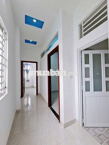 BÁN NHÀ MỚI ĐẸP - HOÀN CÔNG - NẰM KẾ ĐẠI HỌC CN