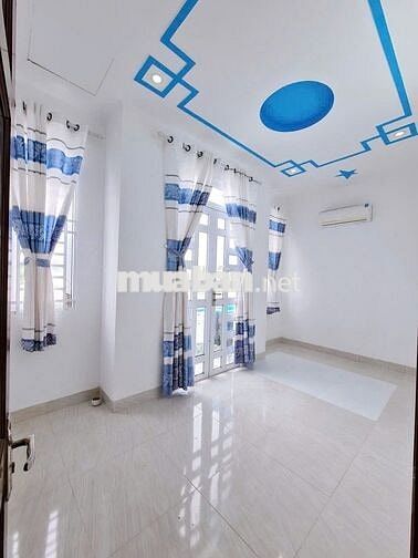 BÁN NHÀ MỚI ĐẸP - HOÀN CÔNG - NẰM KẾ ĐẠI HỌC CN