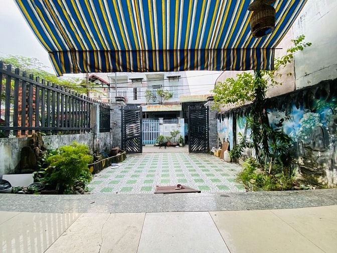 NHÀ 2 TẦNG MỚI – HẺM XE HƠI NGỦ TRONG NHÀ – LONG TRƯỜNG