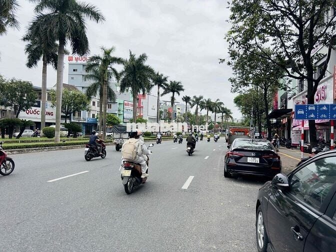 Cho Thuê nhà 4 tầng mặt tiền Kinh Doanh Đường Điện Biên Phủ - Diện Tíc