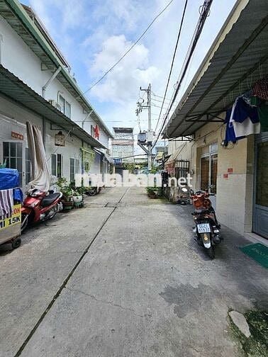 Nhà Diện Tích Lớn 4mX24m Giá Siêu Tốt Đường Tỉnh Lộ 10.Chỉ 5.9 Tỷ TL