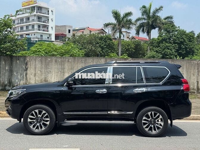 Toyota Land Cruiser Prado 2.7 2019 model 2020