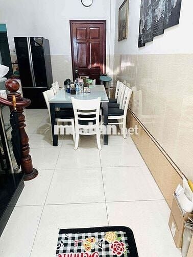 Nhà đẹp rộng rãi 150 m2, 3 PN, 3 PT, phòng khách, bếp, TCH Q.12