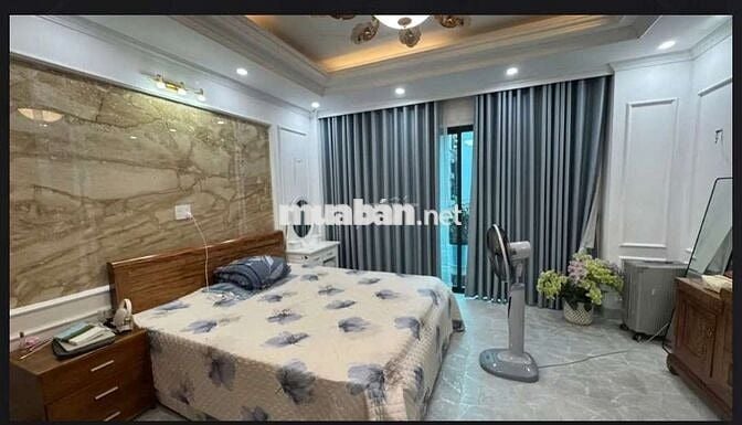 Tôi cần bán nhà căn góc mặt phố Phú Diễn 6tầng thang máy full nộithất