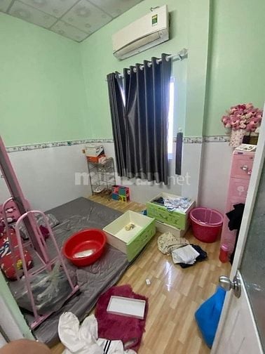 Chú Hoàng cần bán gấp căn nhà gần khu vực chợ Bình Chánh 