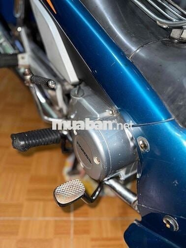 nhà trật cần ra đi em nó?