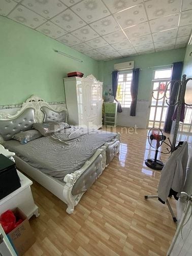 Chú Hoàng cần bán gấp căn nhà gần khu vực chợ Bình Chánh 