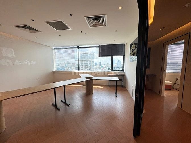 Cho thuê văn phòng 122m Hạng B+ tại Quận 1 