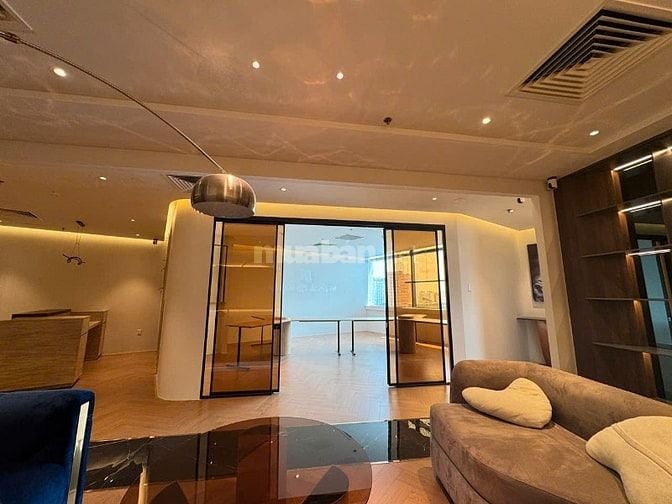 Cho thuê văn phòng 122m Hạng B+ tại Quận 1 
